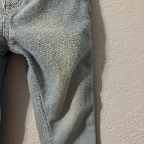 Light wash toddler Vince camuto jeggings 2t - Picture 3 of 7